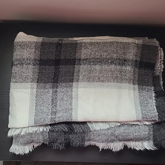 Scarf - Picture 1 of 1